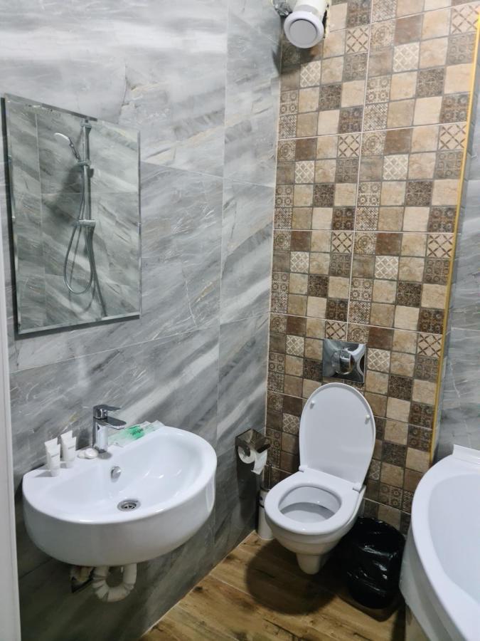 אלמטי Riverside Boutique Hotel מראה חיצוני תמונה